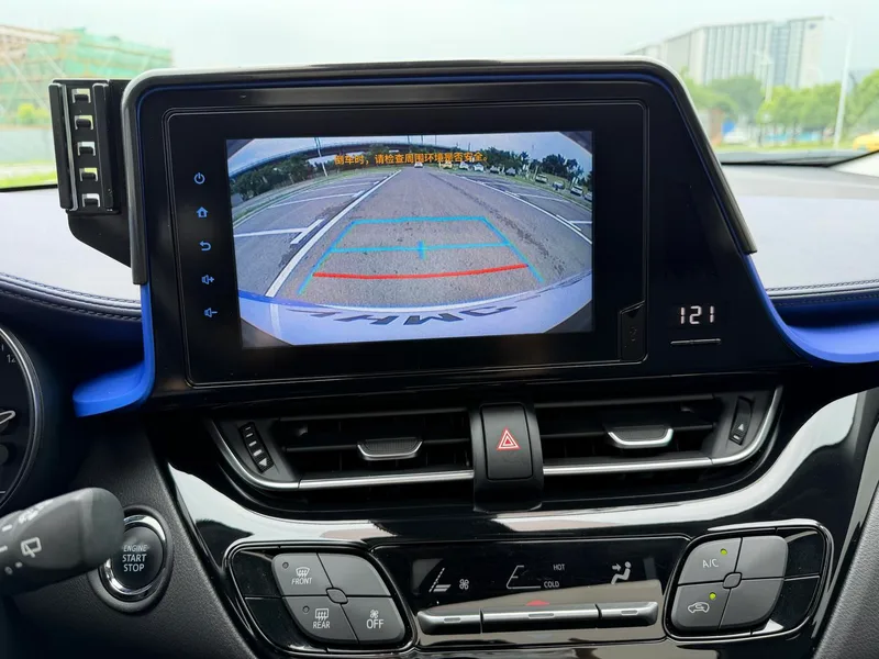 Toyota C-HR 2022 2.0L Versión líder interior foto 14