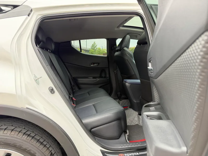 Toyota C-HR 2022 2.0L Versión líder interior foto 15