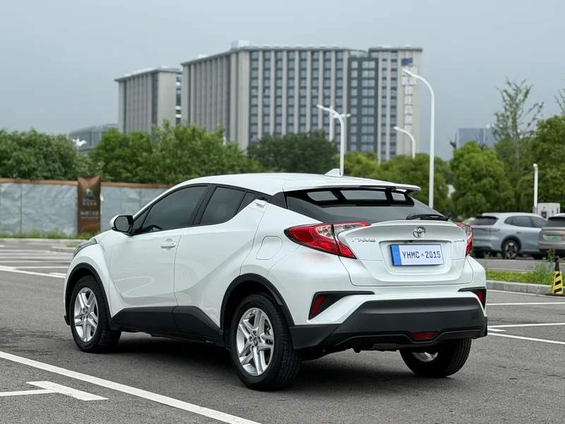 Toyota C-HR 2022 2.0L Versión líder interior foto 18