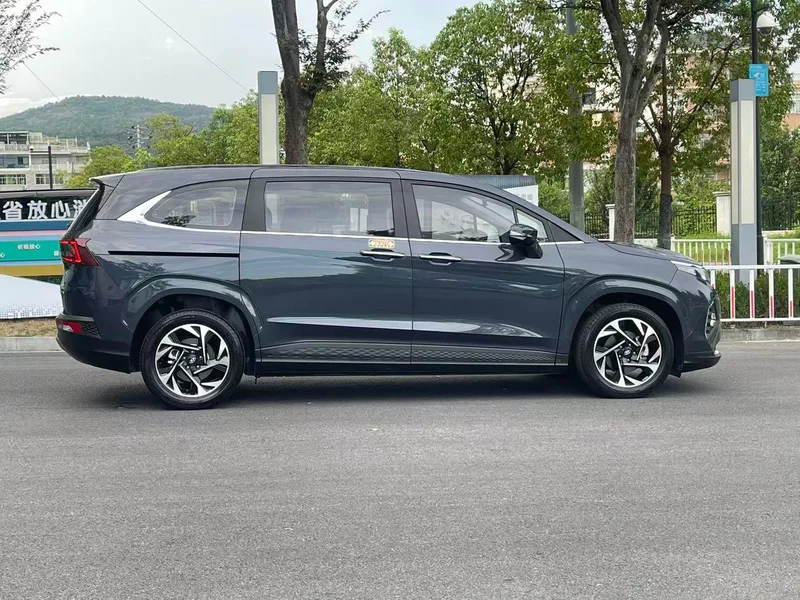 Hyundai Custo 2021 270TGDi Premium Edition LUX exterior photo 4 Hyundai Custo 2021 270TGDi Premium Edition LUX exterior photo 4