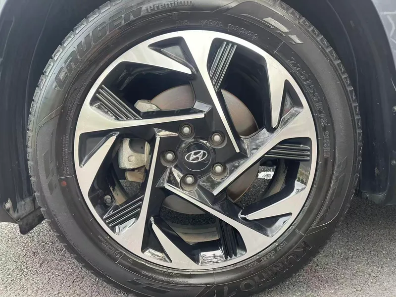 Hyundai Custo 2021 270TGDi Premium Edition LUX interior photo 11 Hyundai Custo 2021 270TGDi Premium Edition LUX interior photo 11