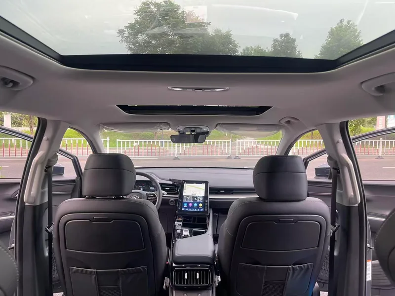 Hyundai Custo 2021 270TGDi Premium Edition LUX interior photo 12 Hyundai Custo 2021 270TGDi Premium Edition LUX interior photo 12