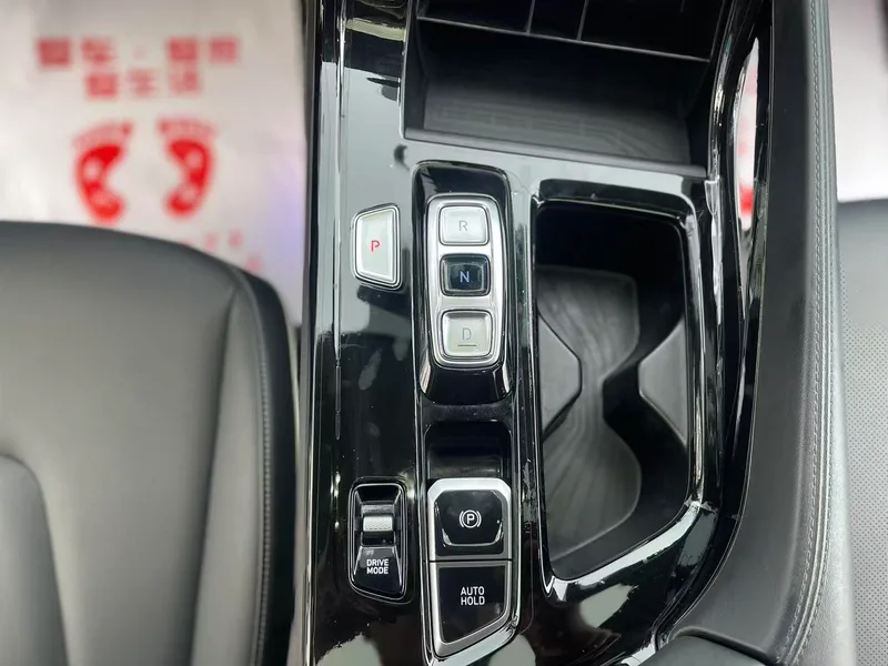 Hyundai Custo 2021 270TGDi Premium Edition LUX interior photo 14 Hyundai Custo 2021 270TGDi Premium Edition LUX interior photo 14