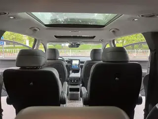 Hyundai Custo 2021 270TGDi Premium Edition LUX interior photo 16 Hyundai Custo 2021 270TGDi Premium Edition LUX interior photo 16