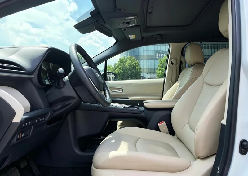Toyota Granvia 2023 Intelligent electric hybrid double engine 2.5L Noble PLUS exterior photo 4