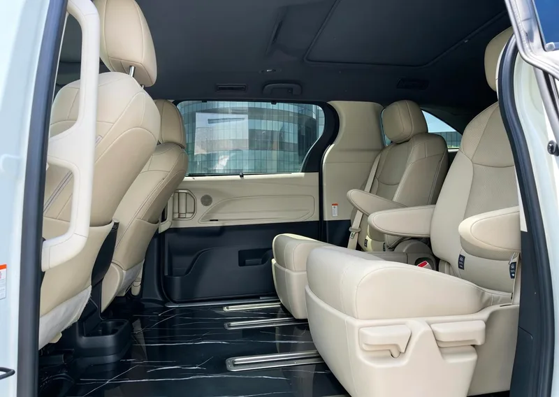 Toyota Granvia 2023 Intelligent electric hybrid double engine 2.5L Noble PLUS interior photo 6