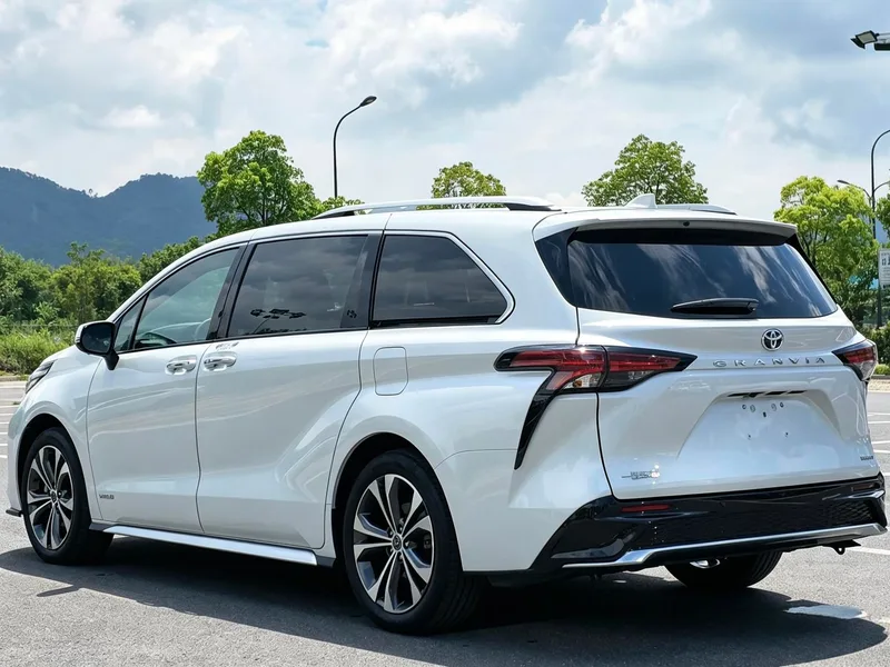 Toyota Granvia 2023 Intelligent electric hybrid double engine 2.5L Noble PLUS interior photo 10