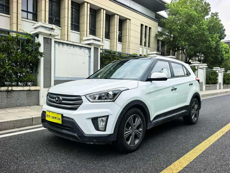 Hyundai ix25 2015 2.0L Automatic two-drive intelligent type GLS exterior photo 1 Hyundai ix25 2015 2.0L Automatic two-drive intelligent type GLS exterior photo 1