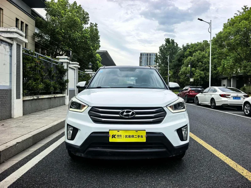 Hyundai ix25 2015 2.0L Automatic two-drive intelligent type GLS exterior photo 2 Hyundai ix25 2015 2.0L Automatic two-drive intelligent type GLS exterior photo 2