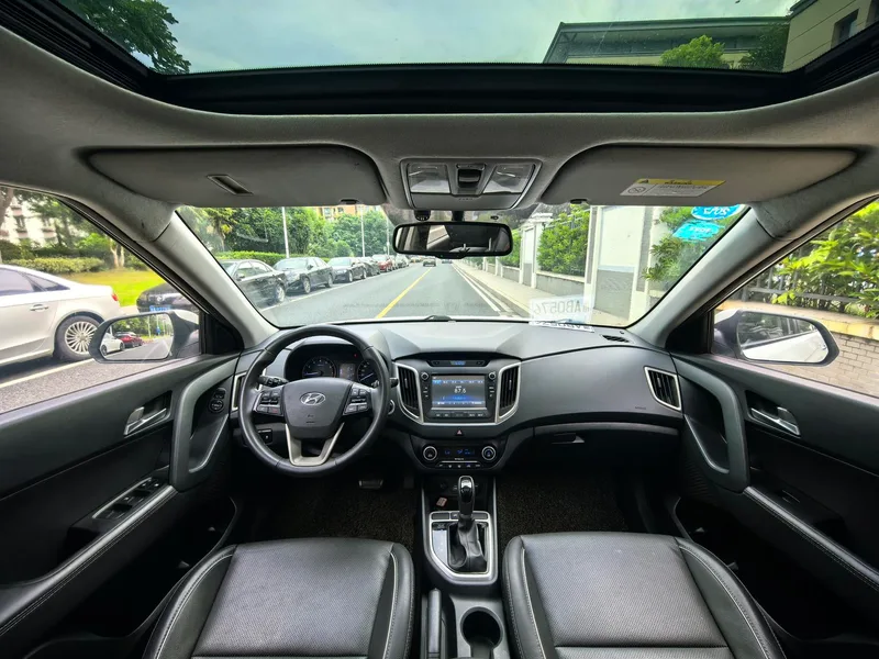 Hyundai ix25 2015 2.0L Automatic two-drive intelligent type GLS exterior photo 7 Hyundai ix25 2015 2.0L Automatic two-drive intelligent type GLS exterior photo 7