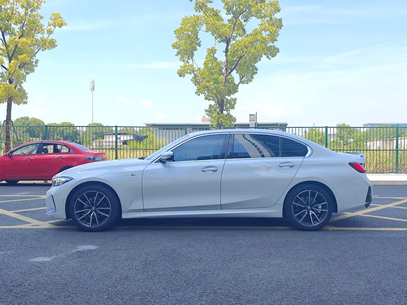 BMW 3 Series 2023 325Li M Conjunto deportivo exterior foto 3 BMW 3 Series 2023 325Li M Conjunto deportivo exterior foto 3
