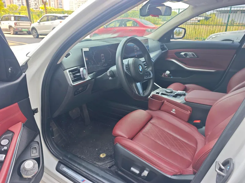 BMW 3 Series 2023 325Li M Conjunto deportivo exterior foto 5 BMW 3 Series 2023 325Li M Conjunto deportivo exterior foto 5