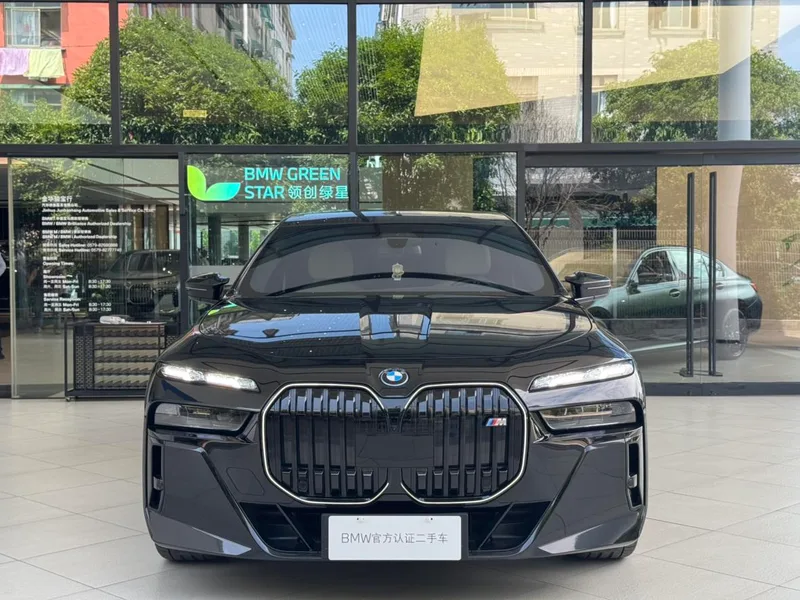 BMW i7 2023 M70L xDrive extérieur photo 2 BMW i7 2023 M70L xDrive extérieur photo 2