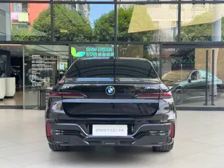 BMW i7 2023 M70L xDrive extérieur photo 5 BMW i7 2023 M70L xDrive extérieur photo 5