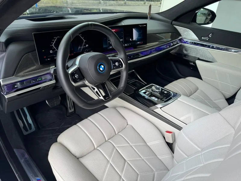 BMW i7 2023 M70L xDrive extérieur photo 8 BMW i7 2023 M70L xDrive extérieur photo 8