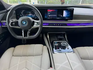 BMW i7 2023 M70L xDrive extérieur photo 9 BMW i7 2023 M70L xDrive extérieur photo 9