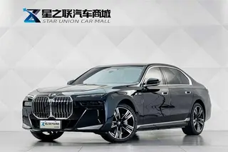 BMW i7 2023 xDrive60L M Sports suit
