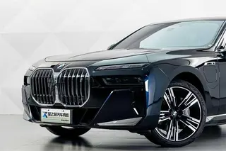 BMW i7 2023 xDrive60L M Conjunto deportivo exterior foto 3 BMW i7 2023 xDrive60L M Conjunto deportivo exterior foto 3