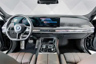 BMW i7 2023 xDrive60L M Conjunto deportivo interior foto 13 BMW i7 2023 xDrive60L M Conjunto deportivo interior foto 13