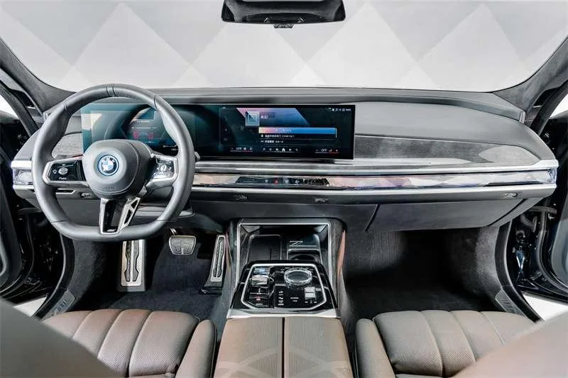 BMW i7 2023 xDrive60L M Conjunto deportivo interior foto 13 BMW i7 2023 xDrive60L M Conjunto deportivo interior foto 13
