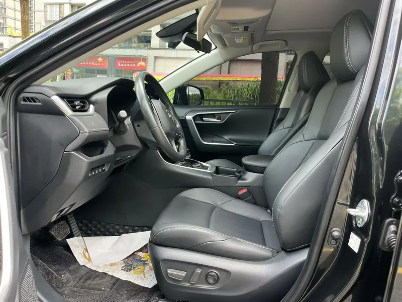 Toyota Wildlander 2023 2.0L Полный привод, люкс PLUS Версия интерьер фото 7