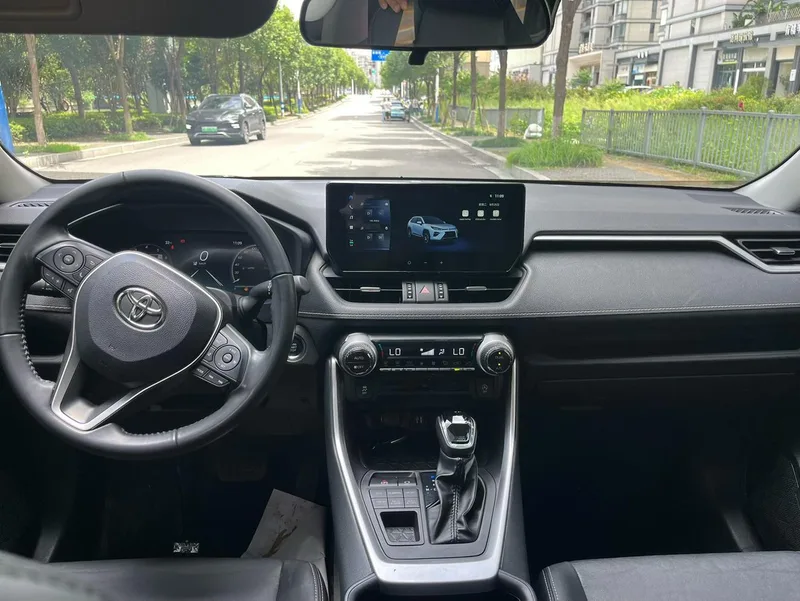 Toyota Wildlander 2023 2.0L Полный привод, люкс PLUS Версия интерьер фото 8