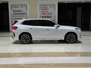 BMW X3 2025 xDrive30L Leader M Ensemble de sport extérieur photo 5 BMW X3 2025 xDrive30L Leader M Ensemble de sport extérieur photo 5