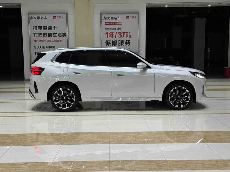 BMW X3 2025 xDrive30L Leader M Ensemble de sport extérieur photo 5 BMW X3 2025 xDrive30L Leader M Ensemble de sport extérieur photo 5
