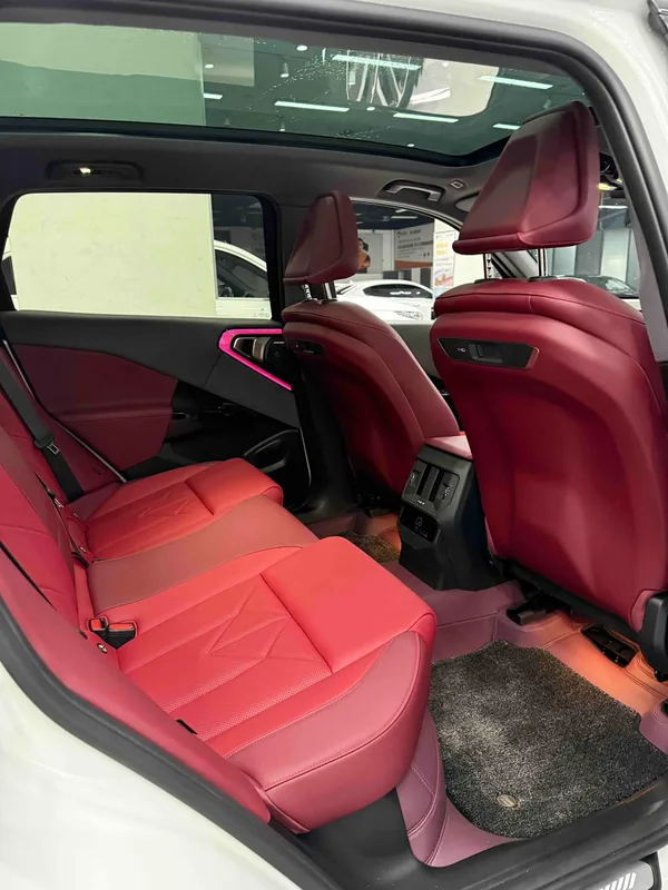 BMW X3 2025 xDrive30L Leader M Ensemble de sport intérieur photo 16 BMW X3 2025 xDrive30L Leader M Ensemble de sport intérieur photo 16