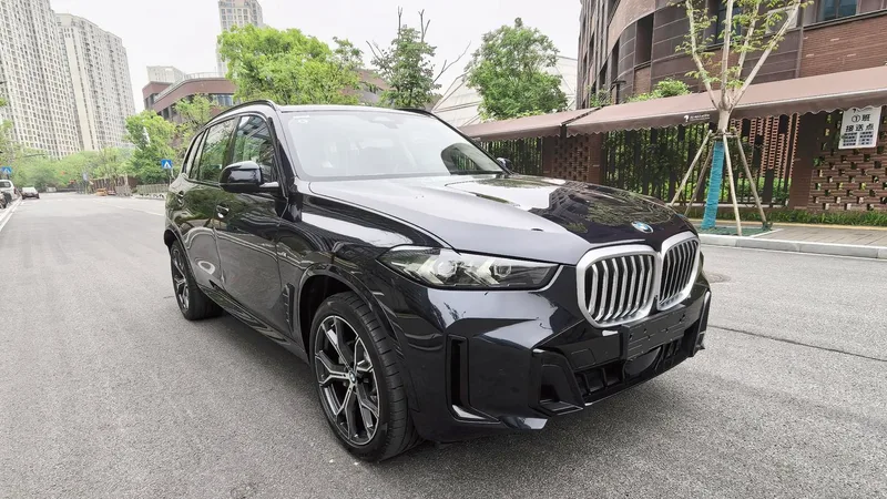 BMW X5 2025 xDrive30Li Type de luxe M Set de nuit de sport extérieur photo 3 BMW X5 2025 xDrive30Li Type de luxe M Set de nuit de sport extérieur photo 3