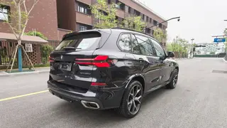 BMW X5 2025 xDrive30Li Type de luxe M Set de nuit de sport extérieur photo 5 BMW X5 2025 xDrive30Li Type de luxe M Set de nuit de sport extérieur photo 5
