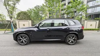 BMW X5 2025 xDrive30Li Type de luxe M Set de nuit de sport extérieur photo 8 BMW X5 2025 xDrive30Li Type de luxe M Set de nuit de sport extérieur photo 8