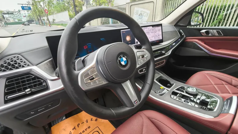 BMW X5 2025 xDrive30Li Type de luxe M Set de nuit de sport intérieur photo 16 BMW X5 2025 xDrive30Li Type de luxe M Set de nuit de sport intérieur photo 16