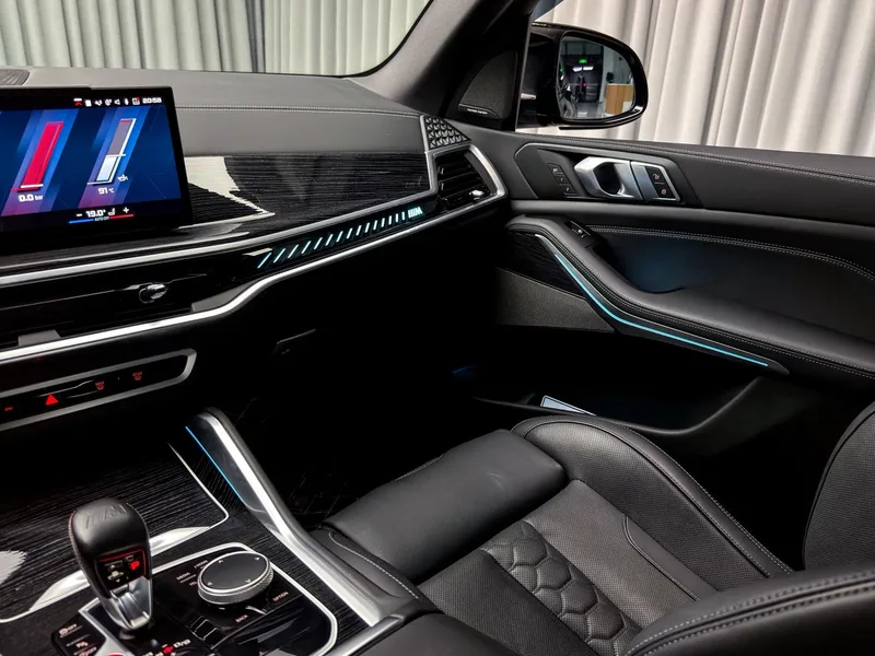 BMW X5 M 2023 X5 M Thunder Edition interior photo 15 BMW X5 M 2023 X5 M Thunder Edition interior photo 15