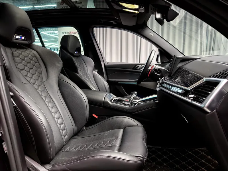 BMW X5 M 2023 X5 M Thunder Edition interior photo 17 BMW X5 M 2023 X5 M Thunder Edition interior photo 17