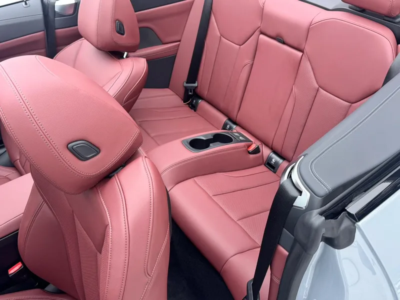 BMW 4 Series 2024 430i Convertible M Sports Night Suit interior photo 16 BMW 4 Series 2024 430i Convertible M Sports Night Suit interior photo 16