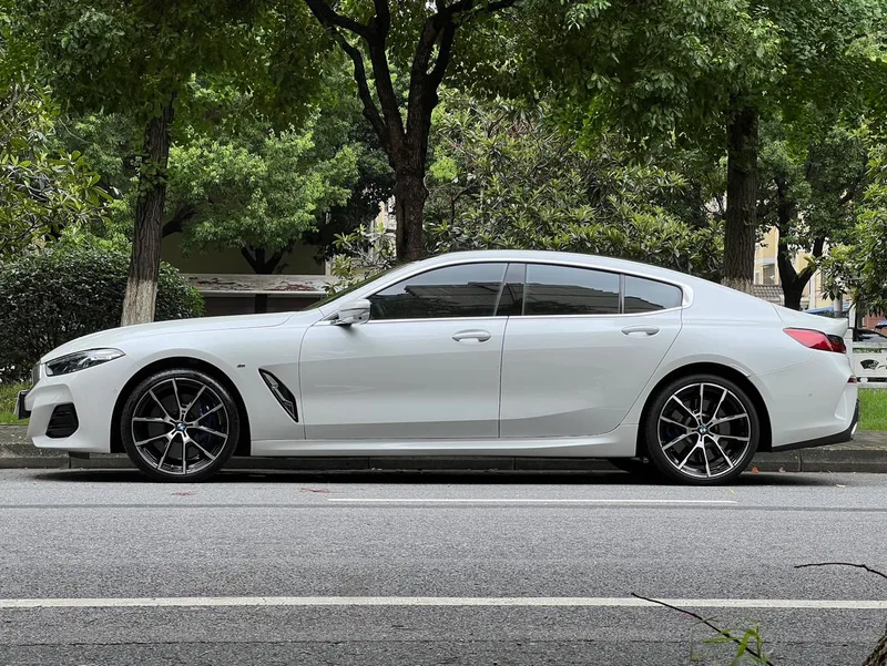 BMW 8 Series 2022 840i xDrive Four-door coupe M Sports suit exterior photo 7