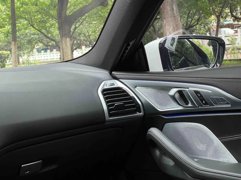BMW 8 Series 2022 840i xDrive Four-door coupe M Sports suit interior photo 18