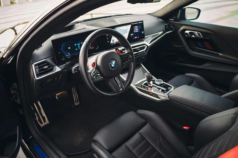 BMW M2 2023 M2 Coupé interior foto 11 BMW M2 2023 M2 Coupé interior foto 11