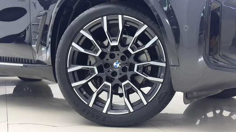 BMW X5 2023 xDrive40Li M Sports Night Suit interior photo 11 BMW X5 2023 xDrive40Li M Sports Night Suit interior photo 11