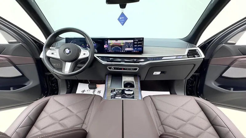 BMW X5 2023 xDrive40Li M Sports Night Suit interior photo 16 BMW X5 2023 xDrive40Li M Sports Night Suit interior photo 16