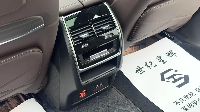 BMW X5 2023 xDrive40Li M Sports Night Suit interior photo 19 BMW X5 2023 xDrive40Li M Sports Night Suit interior photo 19