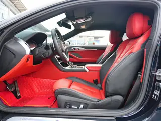 BMW 8 Series 2022 840i Купе M Спортивный костюм интерьер фото 7 BMW 8 Series 2022 840i Купе M Спортивный костюм интерьер фото 7