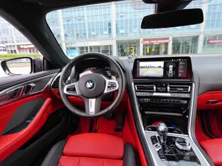 BMW 8 Series 2022 840i Купе M Спортивный костюм интерьер фото 9 BMW 8 Series 2022 840i Купе M Спортивный костюм интерьер фото 9