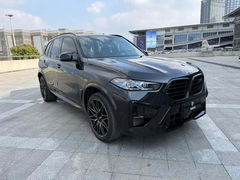 BMW X5 M 2023 X5 M Versión Thunder exterior foto 3 BMW X5 M 2023 X5 M Versión Thunder exterior foto 3