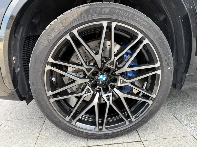 BMW X5 M 2023 X5 M Versión Thunder exterior foto 10 BMW X5 M 2023 X5 M Versión Thunder exterior foto 10
