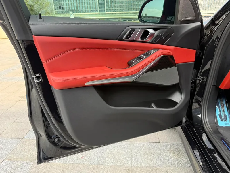 BMW X5 M 2023 X5 M Versión Thunder interior foto 11 BMW X5 M 2023 X5 M Versión Thunder interior foto 11
