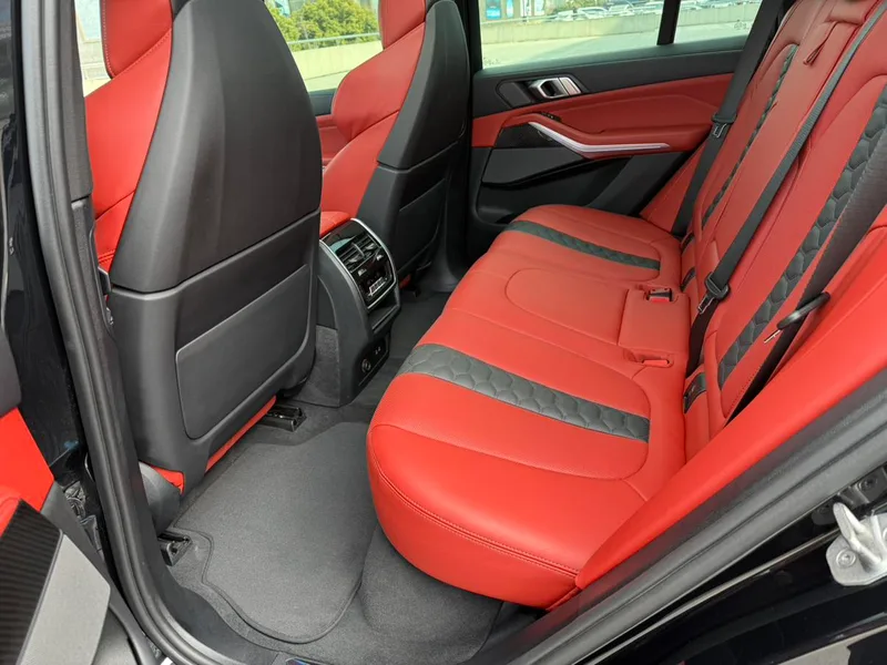 BMW X5 M 2023 X5 M Versión Thunder interior foto 17 BMW X5 M 2023 X5 M Versión Thunder interior foto 17