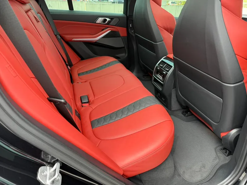 BMW X5 M 2023 X5 M Versión Thunder interior foto 18 BMW X5 M 2023 X5 M Versión Thunder interior foto 18