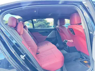 BMW 5 Series 2025 525Li M Conjunto deportivo interior foto 9 BMW 5 Series 2025 525Li M Conjunto deportivo interior foto 9